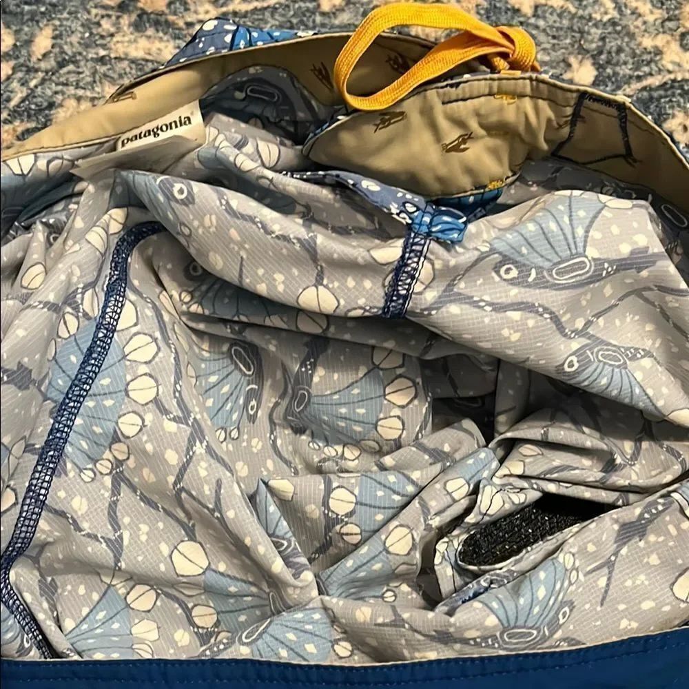 Patagonia Blue Fly Fish Design Swim Trunks Shorts Modern Resort Beach Pool - Picture 9 of 13
